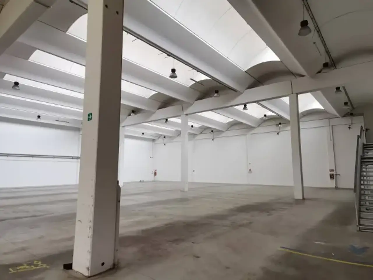 Magazzino in Strada Provinciale Paullese, Peschiera Borromeo, {3} - Foto 1