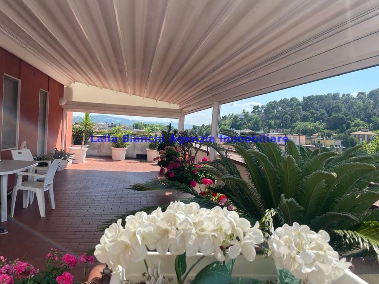 appartamento in vendita a Pesaro in zona Soria