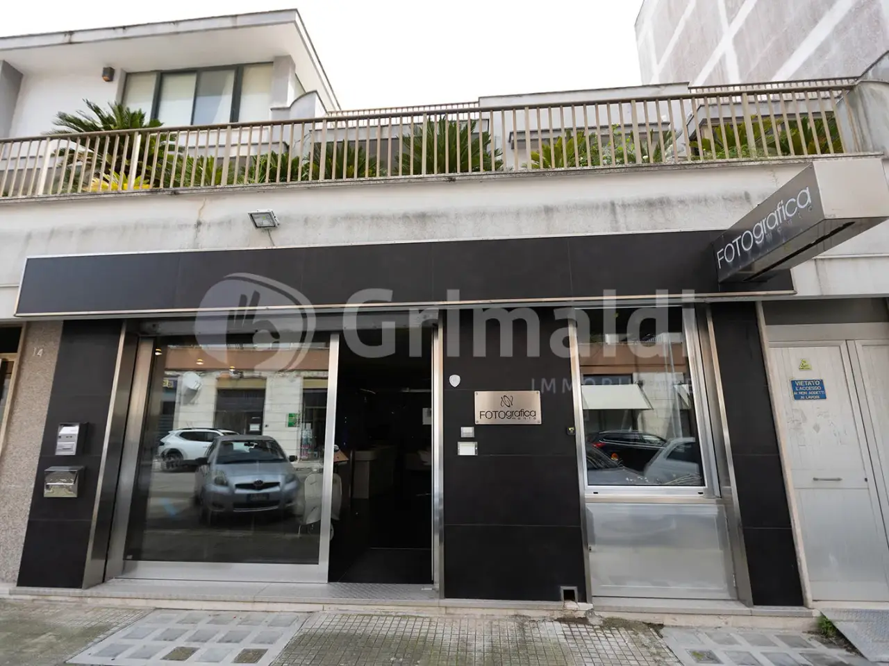 Palazzina commerciale in Via Francesco Petrarca 12, Lecce, {3} - Foto 2