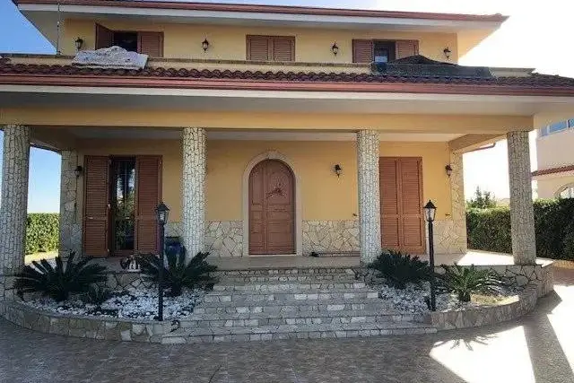 Villa in Viale Edoardo Garrone, Melilli - Foto 1