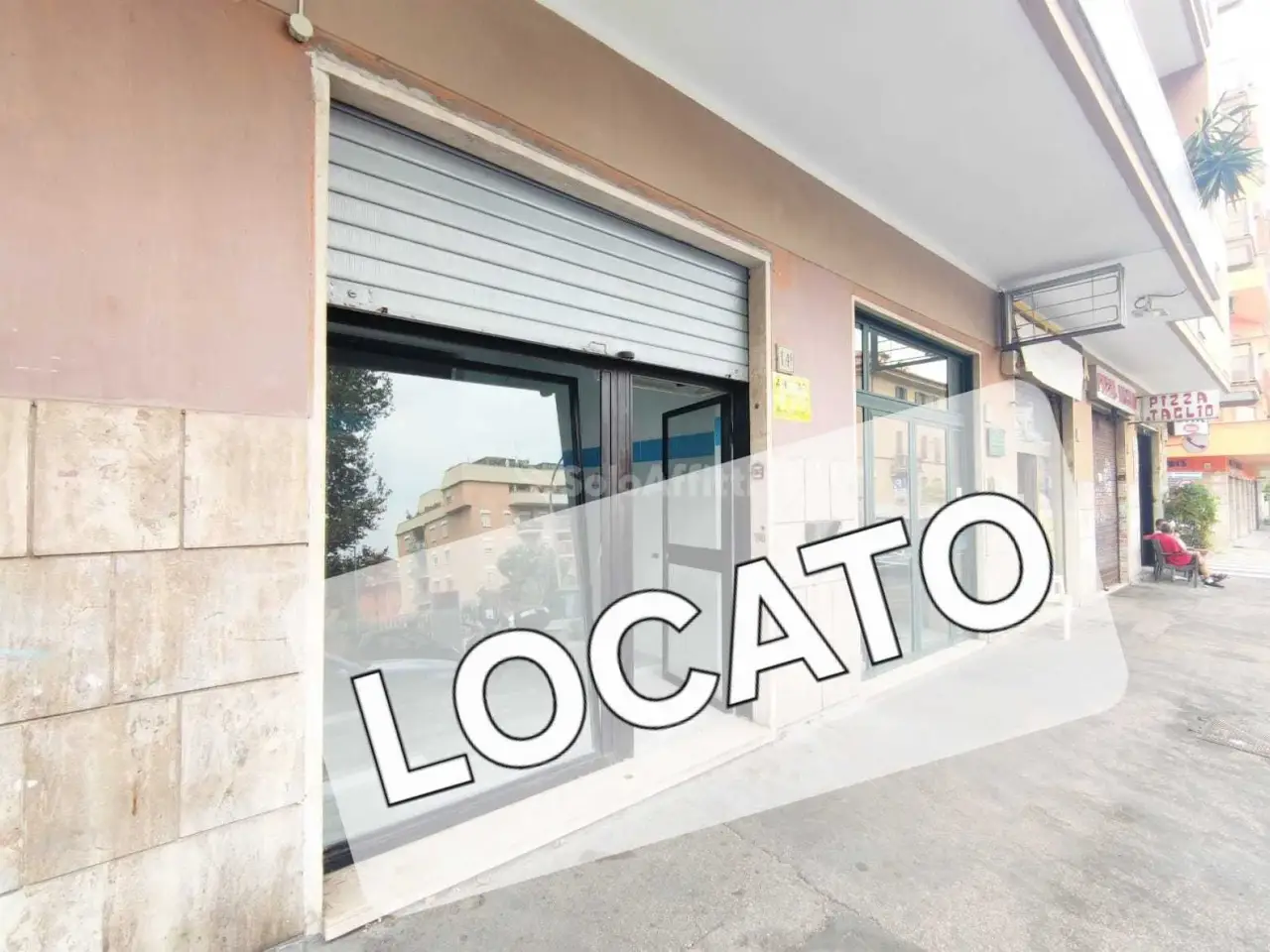 Negozio in Via Vetulonia, Roma, {3} - Foto 1