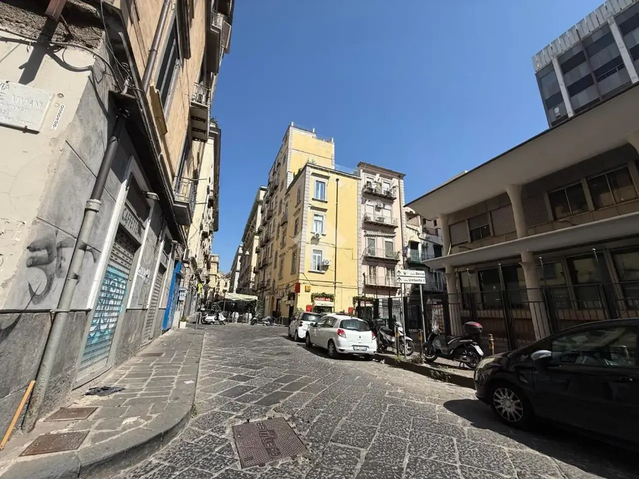 Negozio in Via Giulio Cesare Cortese, Napoli, {3} - Foto 2