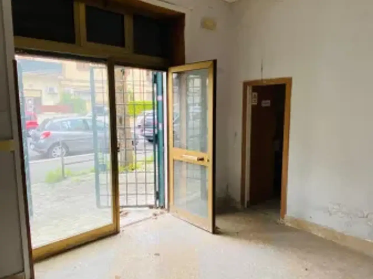 Negozio in Via Lago della Regina 25, Tivoli, {3} - Foto 1