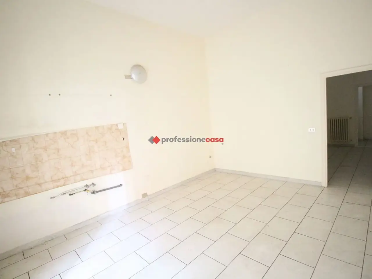 Negozio in Via De Viti De Marco 10, Foggia, {3} - Foto 2