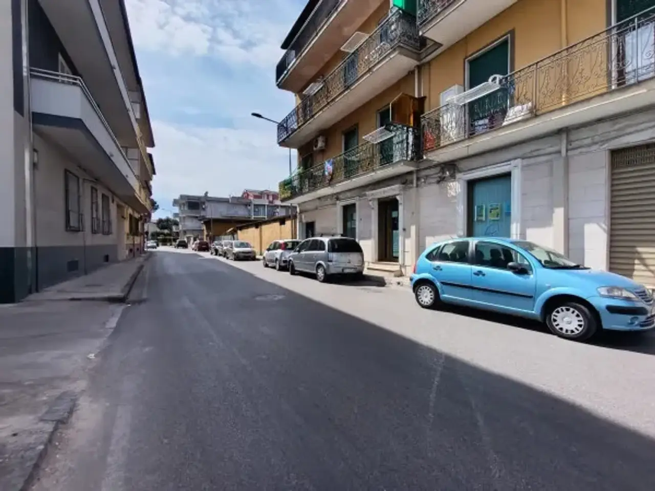 Negozio in Via Innamorati, Giugliano In Campania, {3} - Foto 2