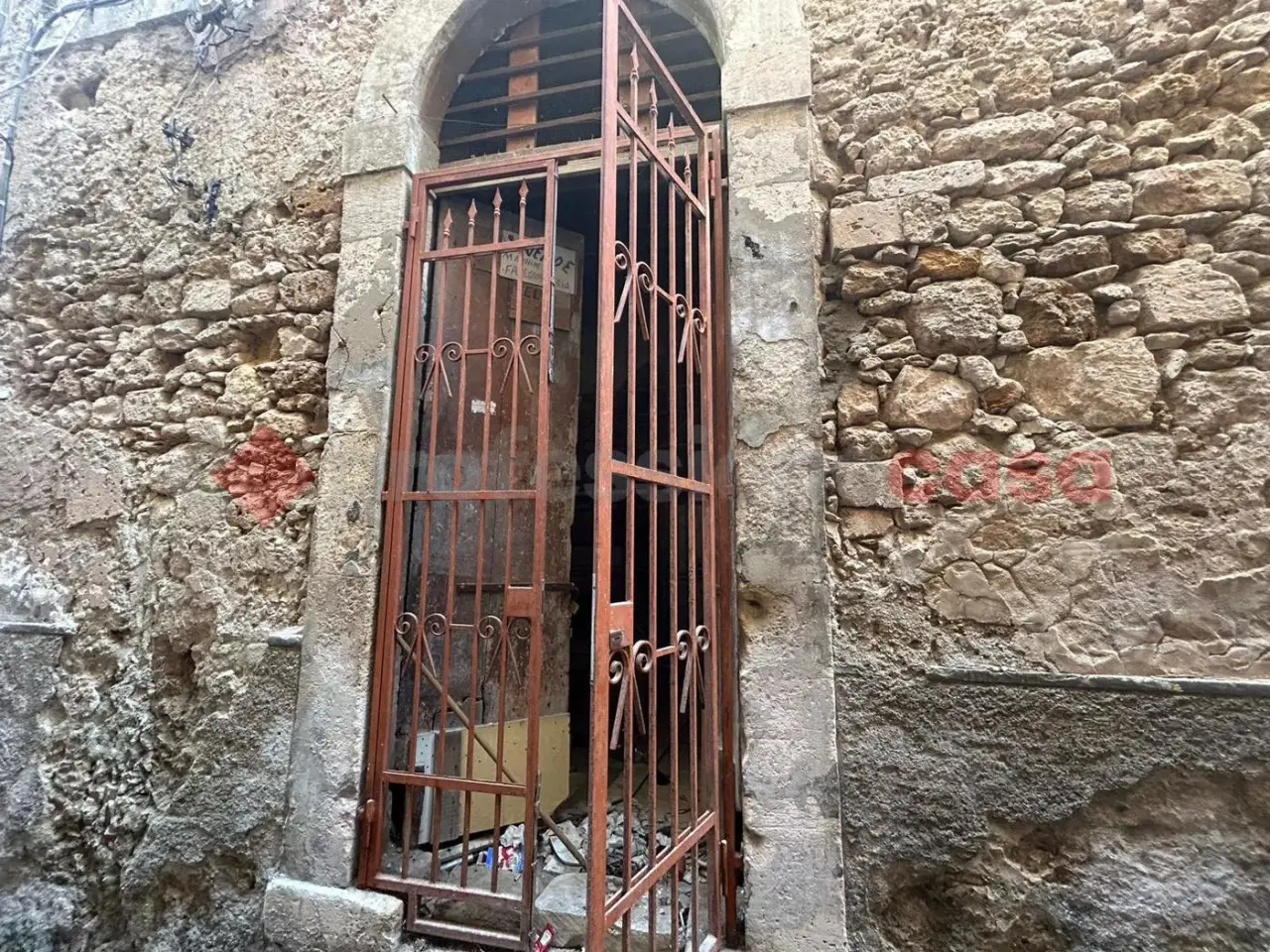 Negozio in Via Claudio Maria Arezzo 14, Siracusa, {3} - Foto 2
