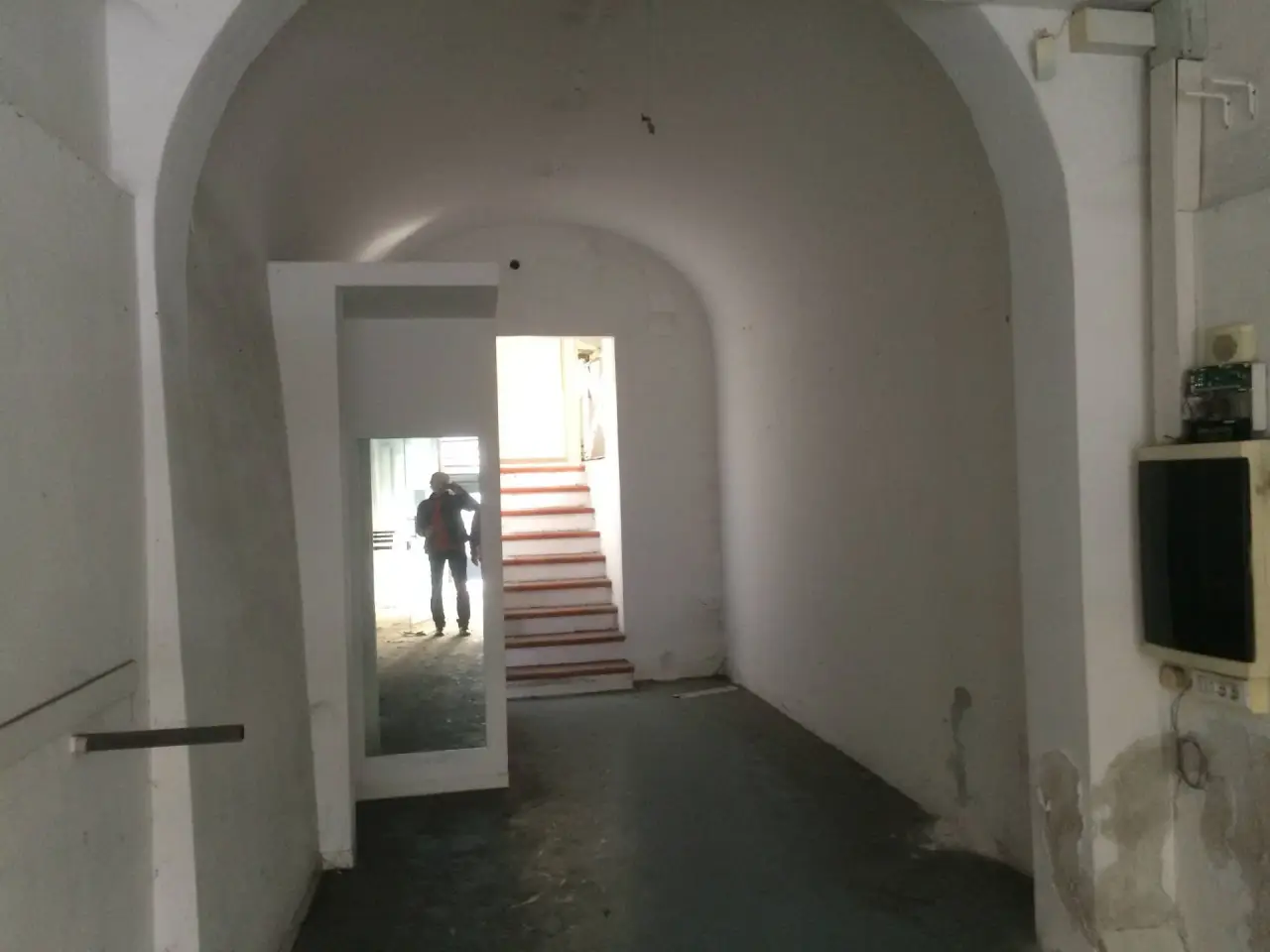 Esercizio commerciale in Via Carlo Cattaneo, Pisa, {3} - Foto 2