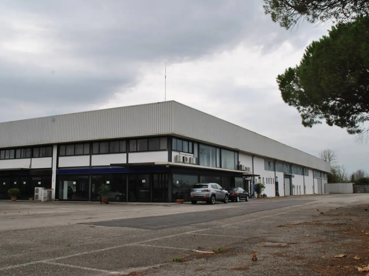 Locale commerciale in Aurelia, San Giuliano Terme, {3} - Foto 2