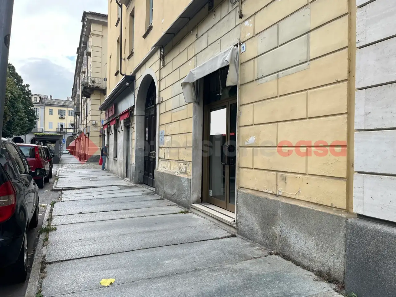 Negozio in Piazza Vittorio Veneto 17, Pinerolo, {3} - Foto 1