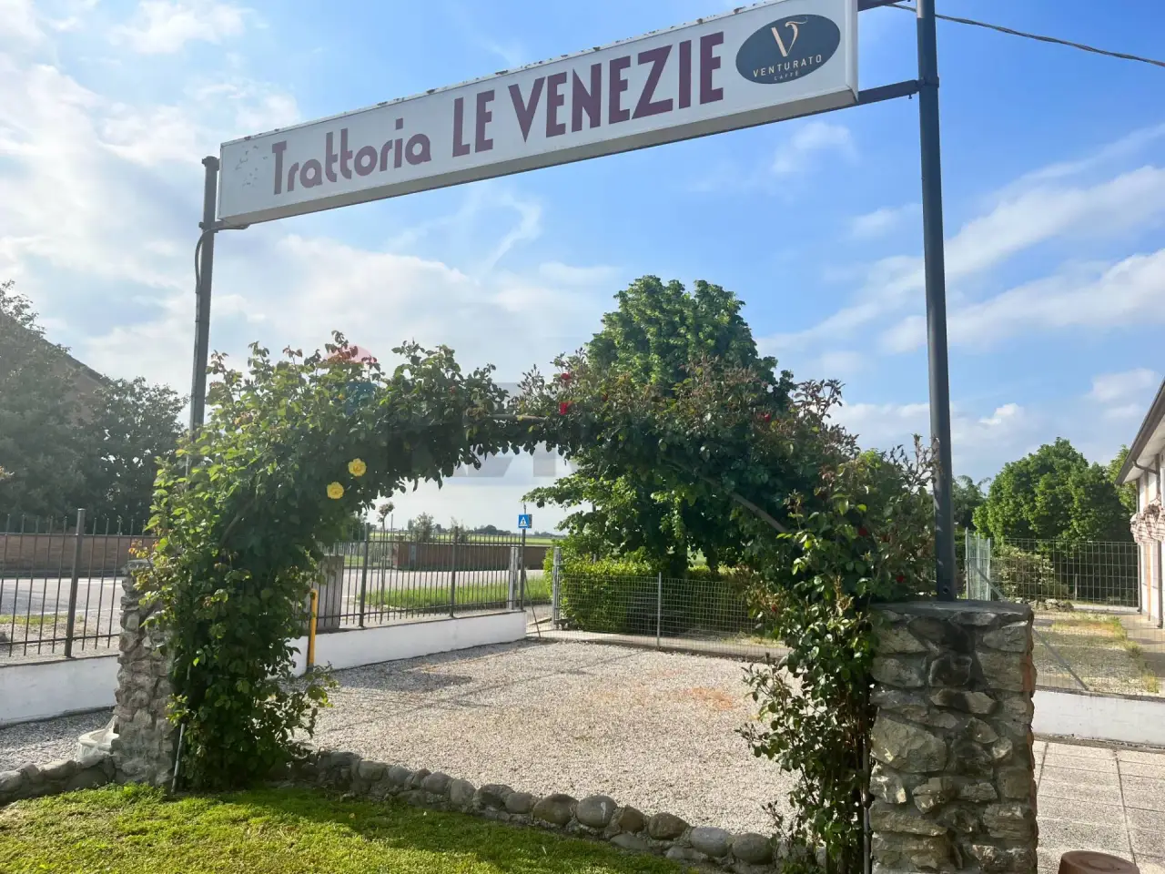 Negozio in Str. Jolanda Bonaglia 6, Jolanda Di Savoia, {3} - Foto 2