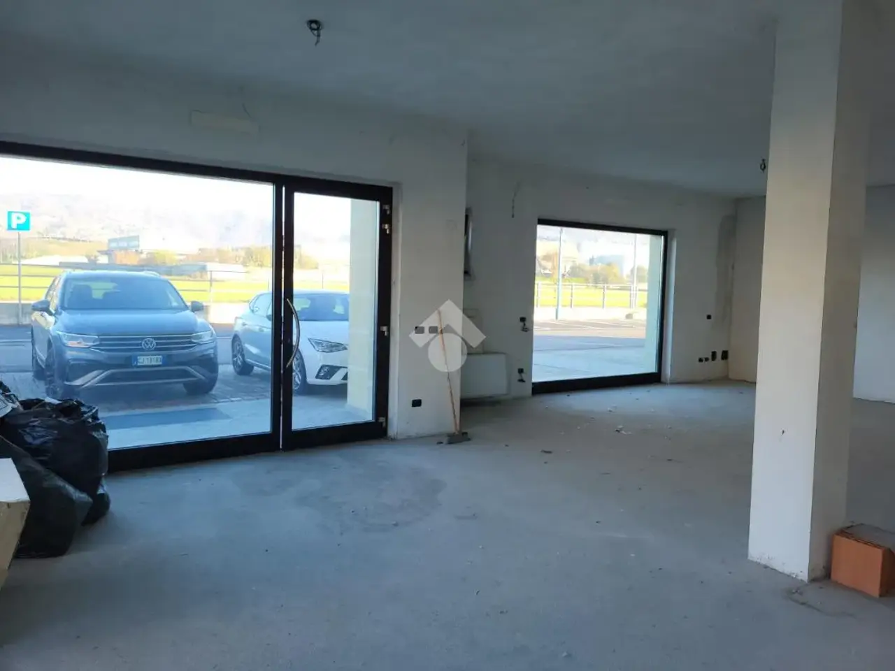 Negozio in Via Martiri della Libertà 17, Telgate, {3} - Foto 2