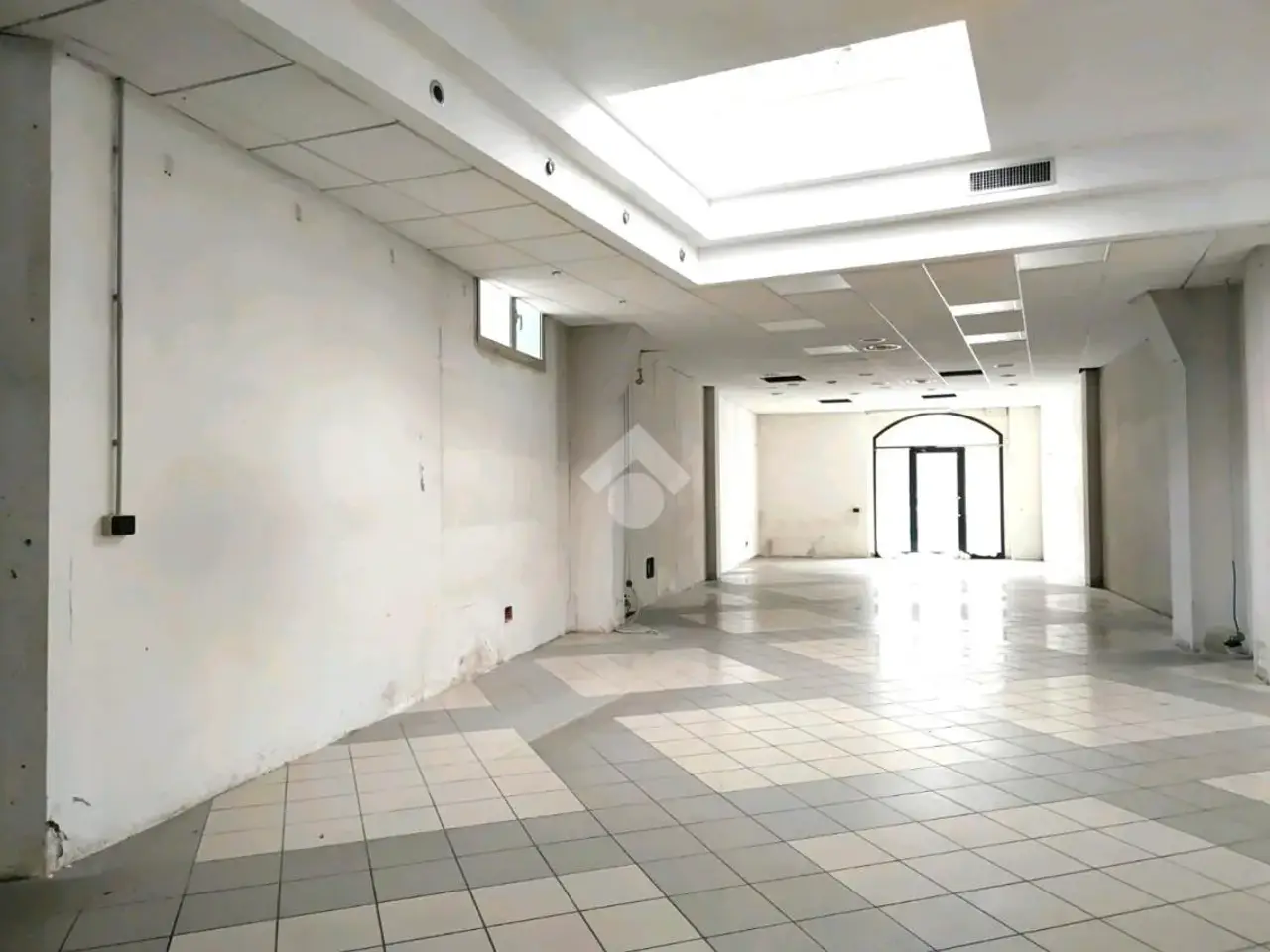Negozio in Viale Vittorio Veneto, Forli', {3} - Foto 1