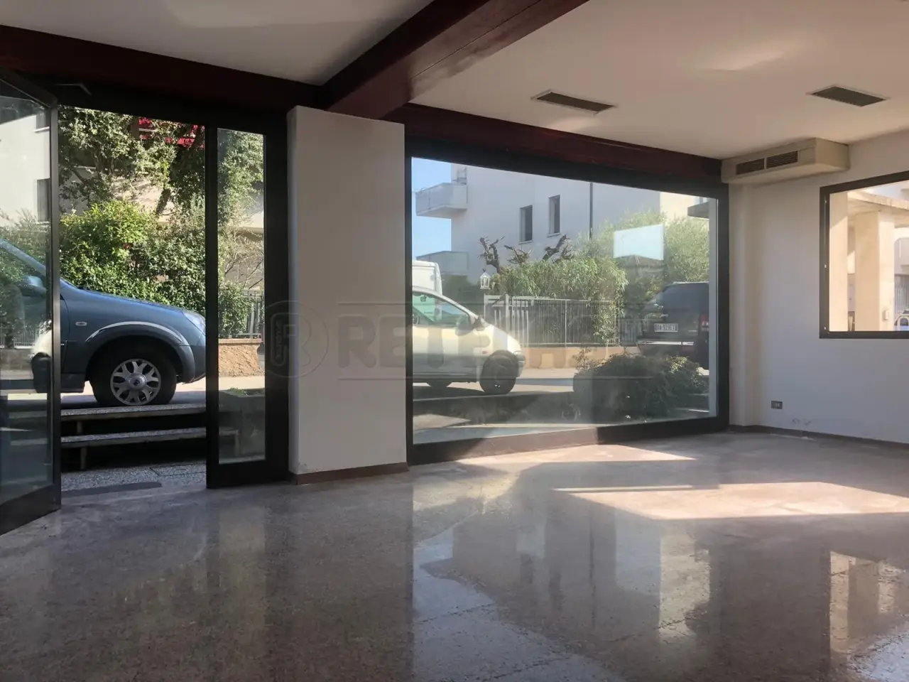 Palazzina commerciale in , Romano D'Ezzelino, {3} - Foto 2