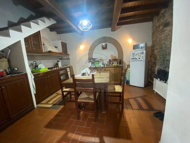 Detached house in Piazza Albrizi, Velletri - Photo 1