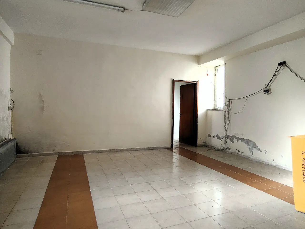 Negozio in Via Pendio Monteruscello, Pozzuoli, {3} - Foto 2