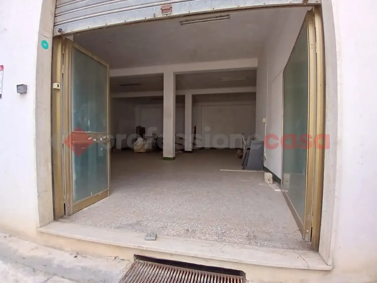 Palazzina commerciale in Via del Macello Snc, Manduria, {3} - Foto 1