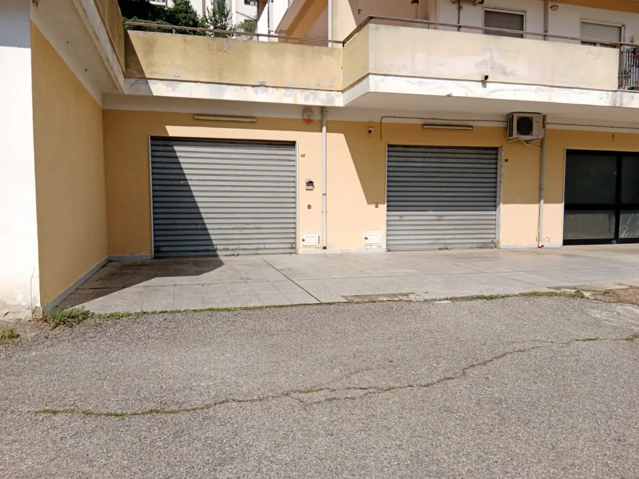 Officina in Via Benedetto Croce Snc, Montalto Uffugo, {3} - Foto 1