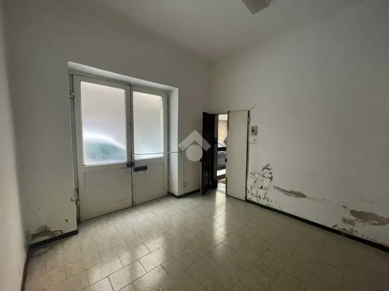 Negozio in Via Alessandro Volta 18, Rapallo, {3} - Foto 1