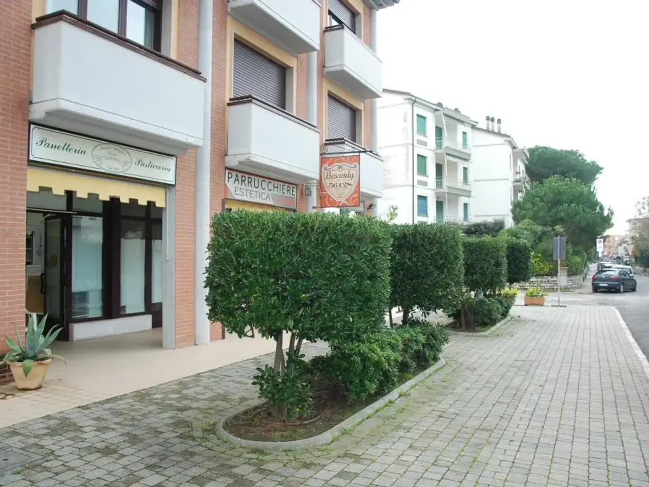 Negozio in Via degli Oleandri 59, Pisa, {3} - Foto 1