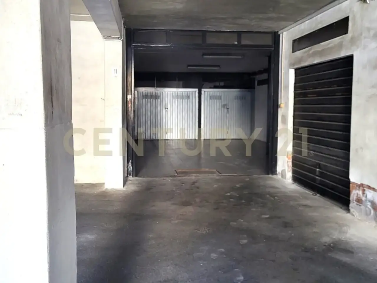 Parcheggio chiuso in Via Genova 35, Aci Castello, {3} - Foto 2