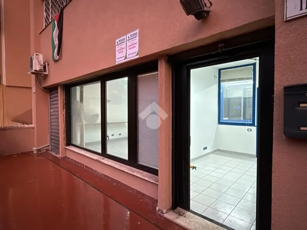 Negozio in Via Elio Lampridio Cerva 111, Roma, {3} - Foto 1