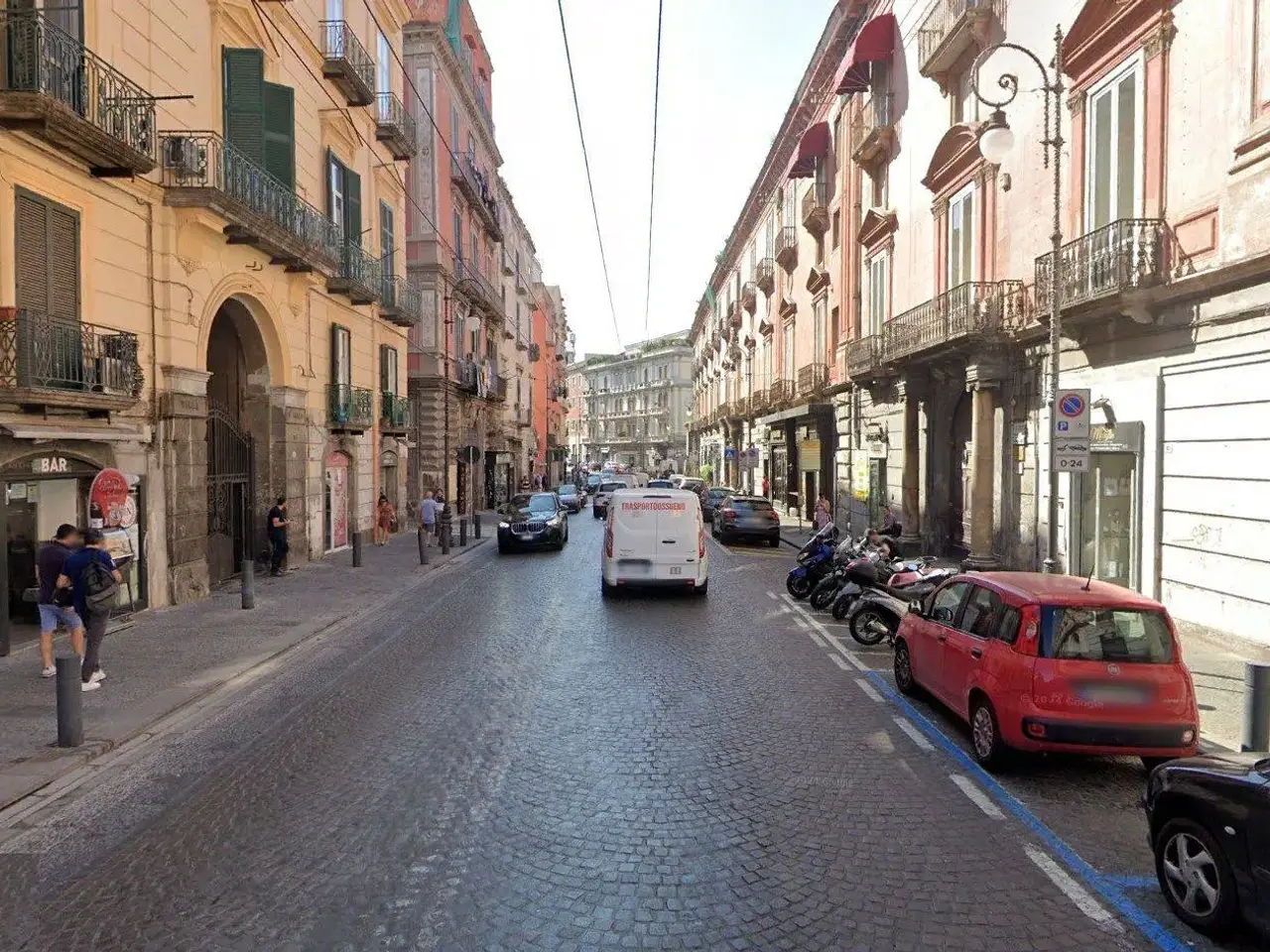 Magazzino in Corso Giuseppe Garibaldi 111, Portici, {3} - Foto 1