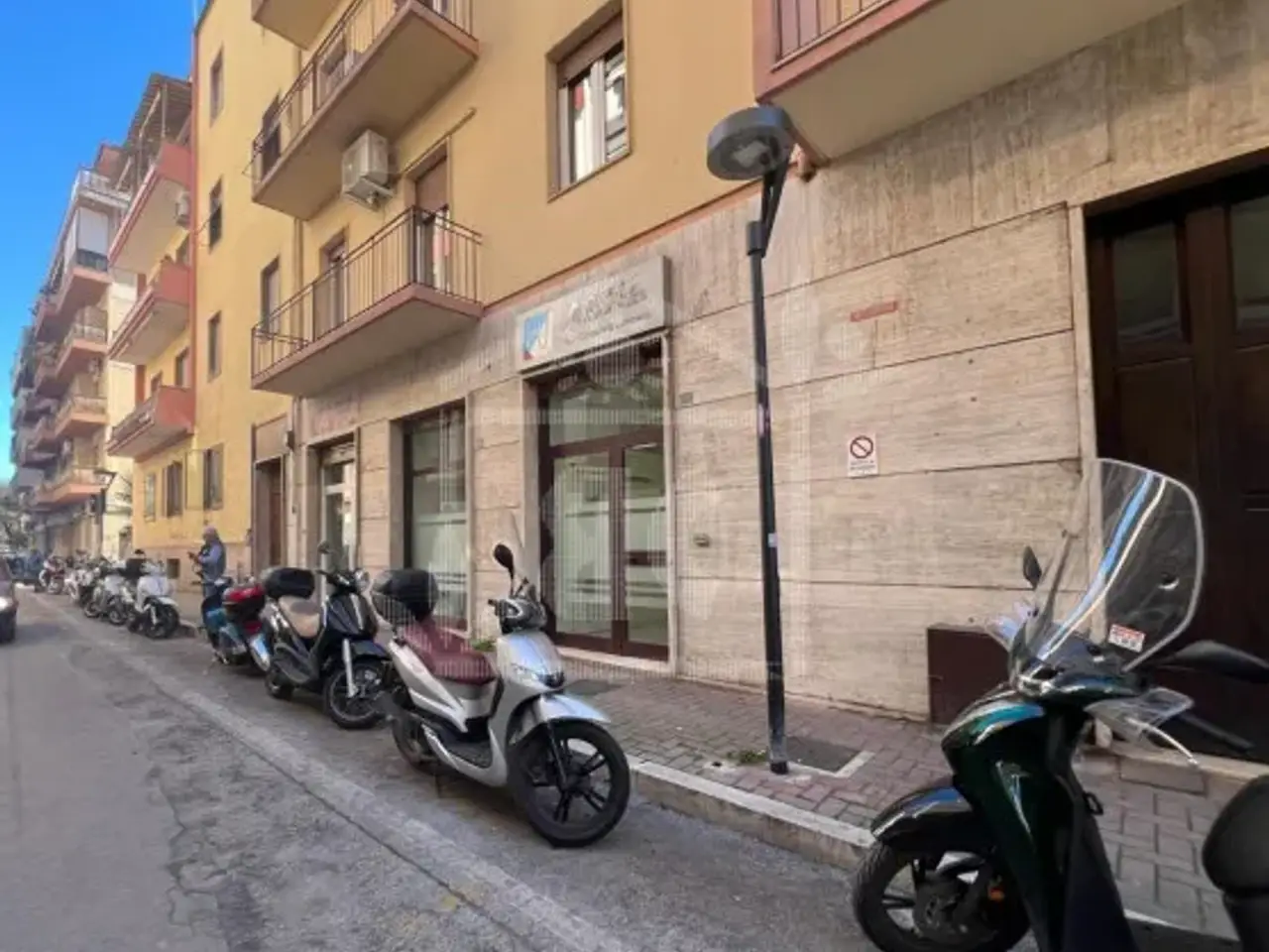 Negozio in Via Pesaro, Pescara, {3} - Foto 1