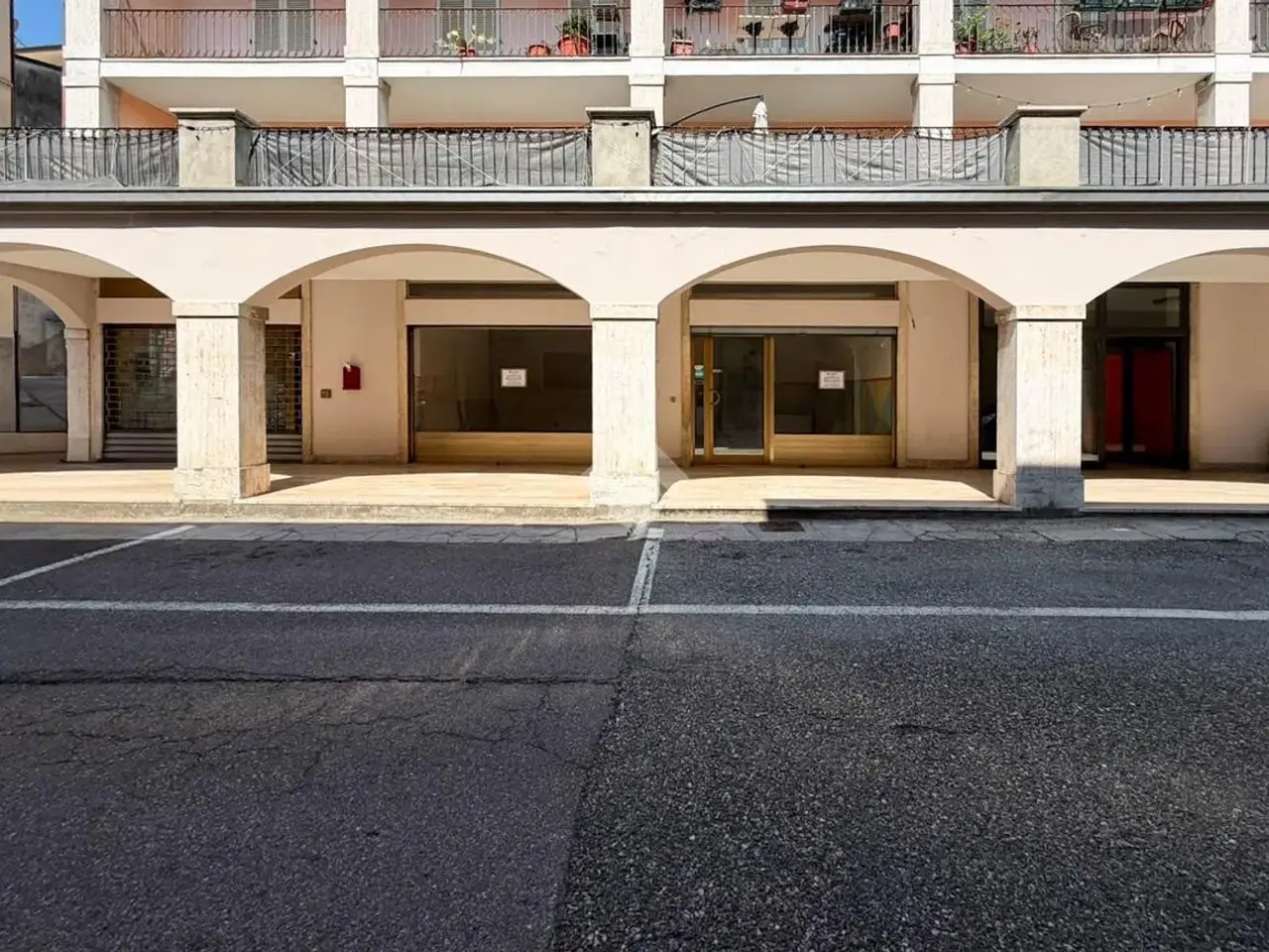 Negozio in Via Fabio Glisenti 39, Vestone, {3} - Foto 1