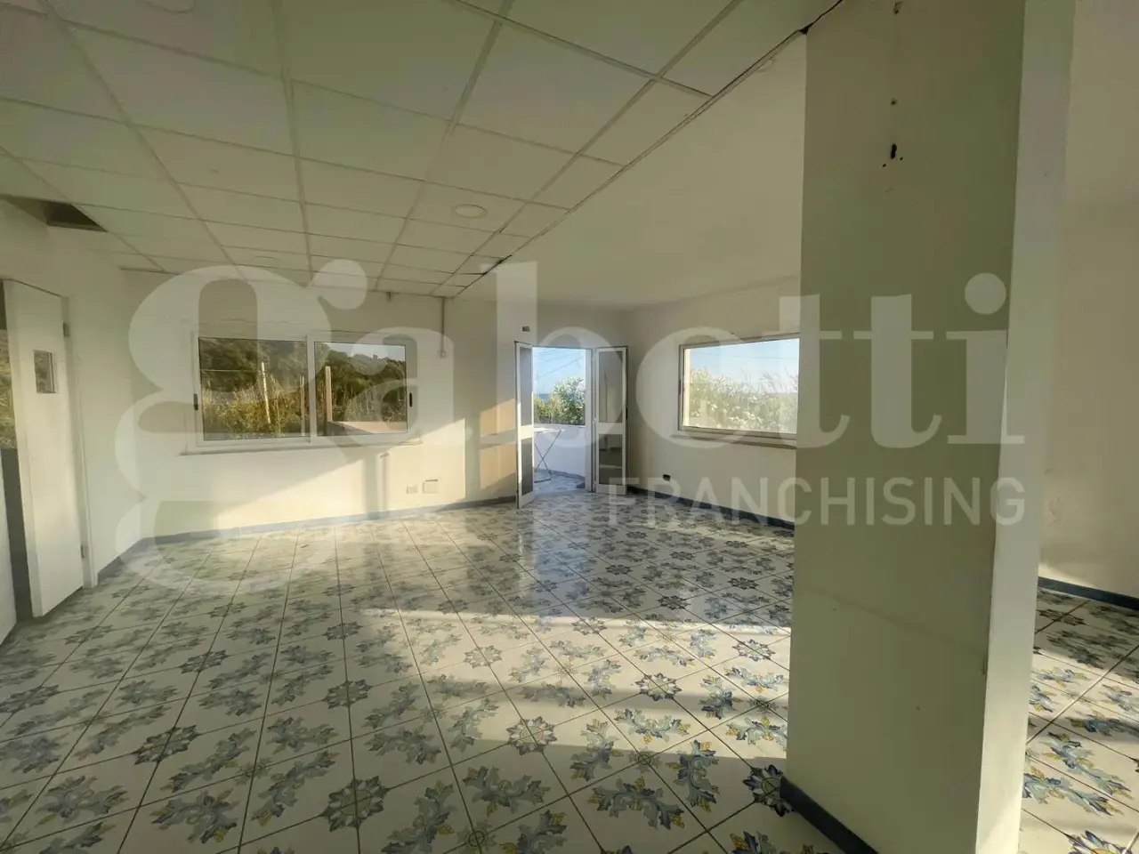 Palazzina commerciale in Via Flacca Km 22.000 999, Gaeta, {3} - Foto 2