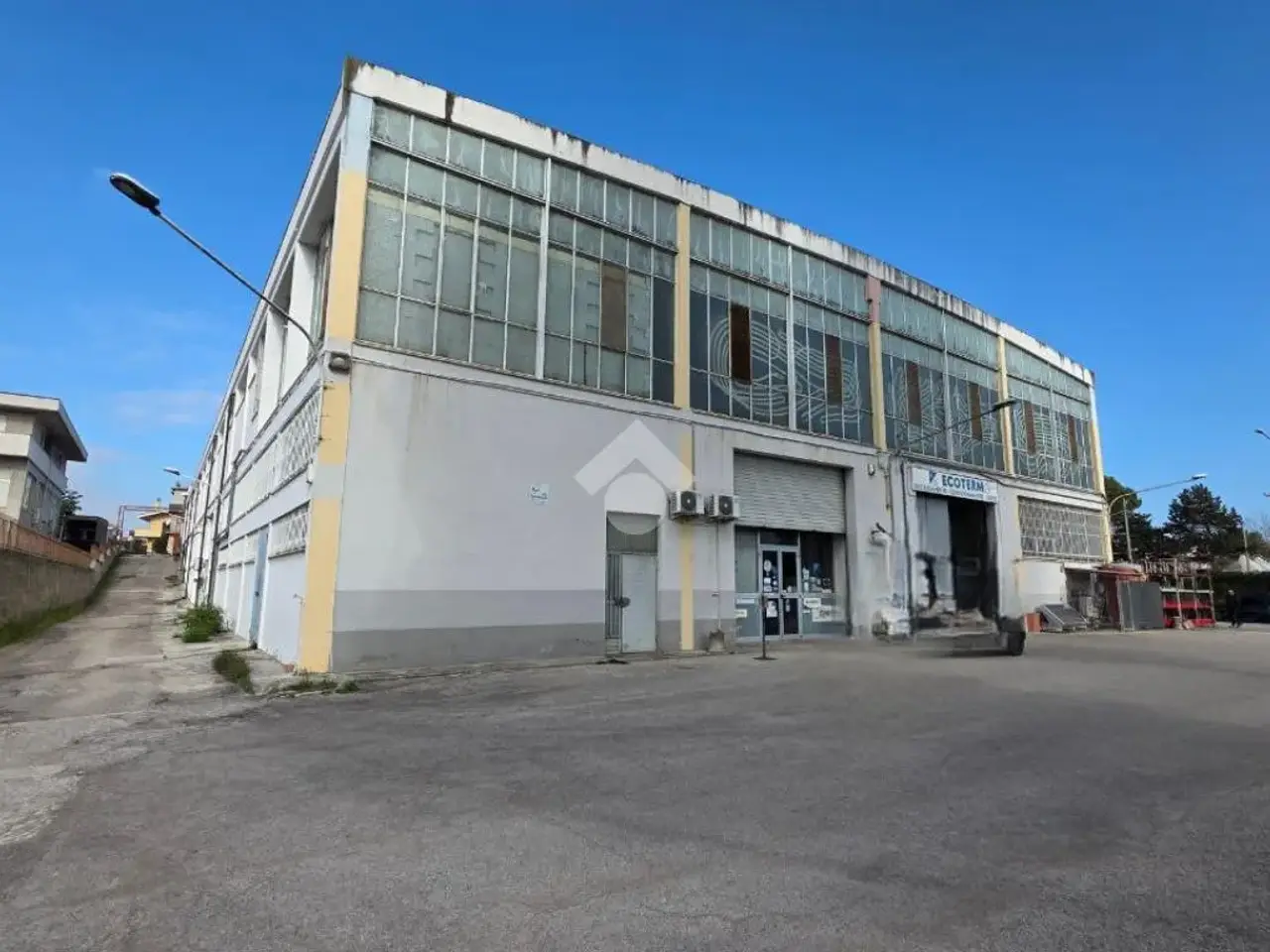 Negozio in Viale Europa 61, Spoltore, {3} - Foto 1