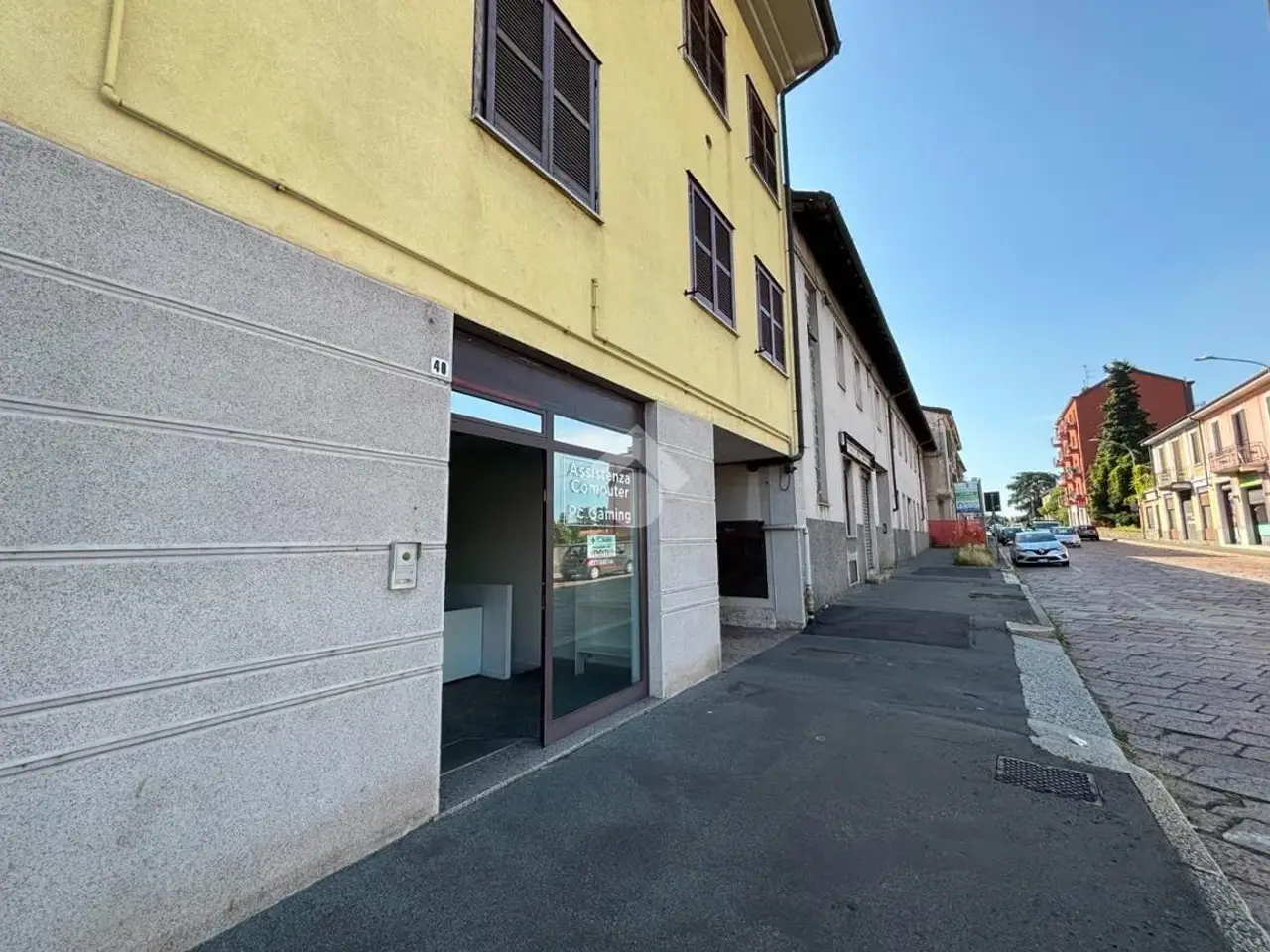 Negozio in Corso G. Matteotti 40, Castellanza, {3} - Foto 1