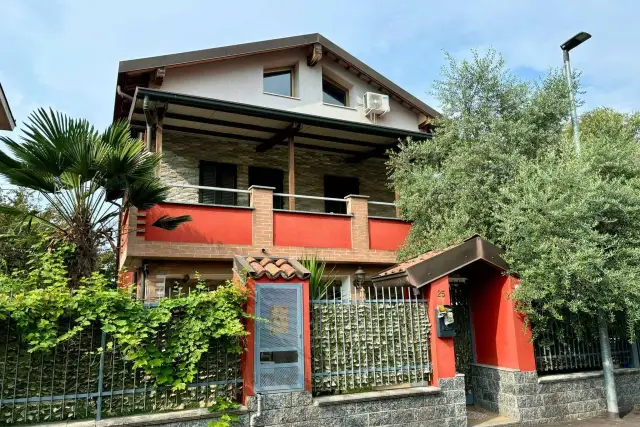 Villa in Via Camillo Benso di Cavour, San Giuliano Milanese - Foto 1