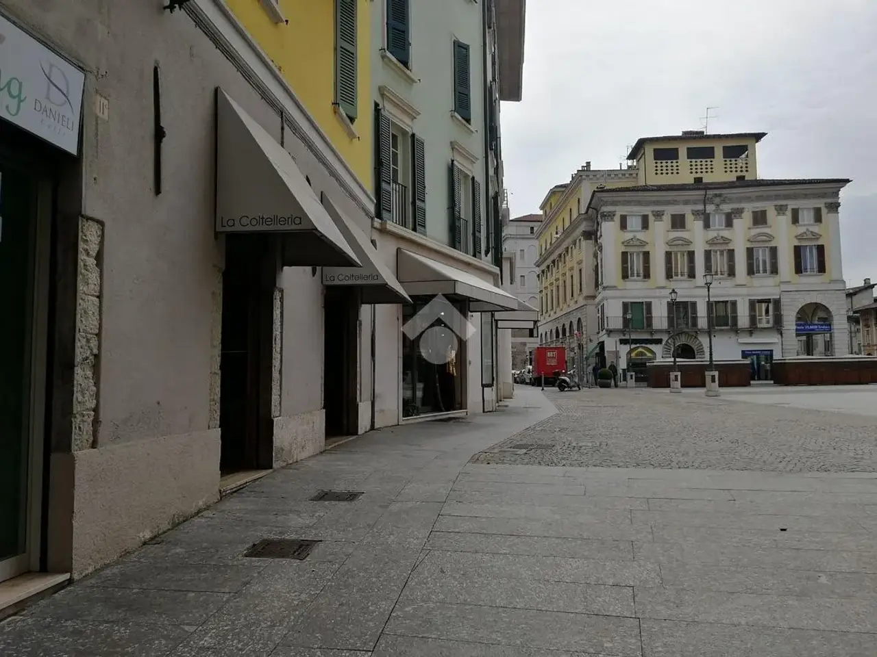 Ufficio in Piazza del Mercato 12, Brescia, {3} - Foto 1