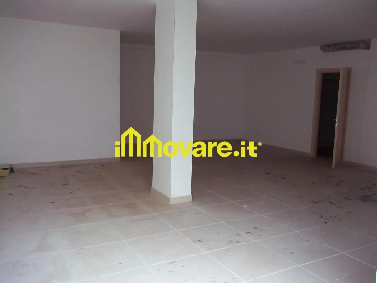 Ufficio in Via San Pietro , Triggiano, {3} - Foto 2