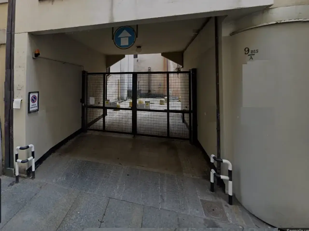Parcheggio chiuso in Via Palazzo di Città 9 Bis/C, Torino, {3} - Foto 2