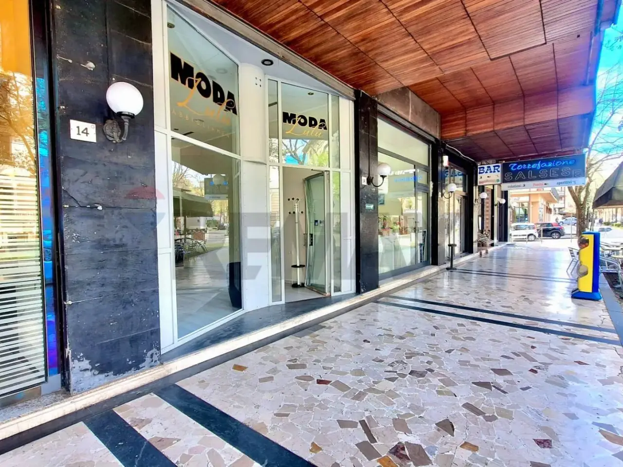 Negozio in Viale Matteotti 14, Salsomaggiore Terme, {3} - Foto 1