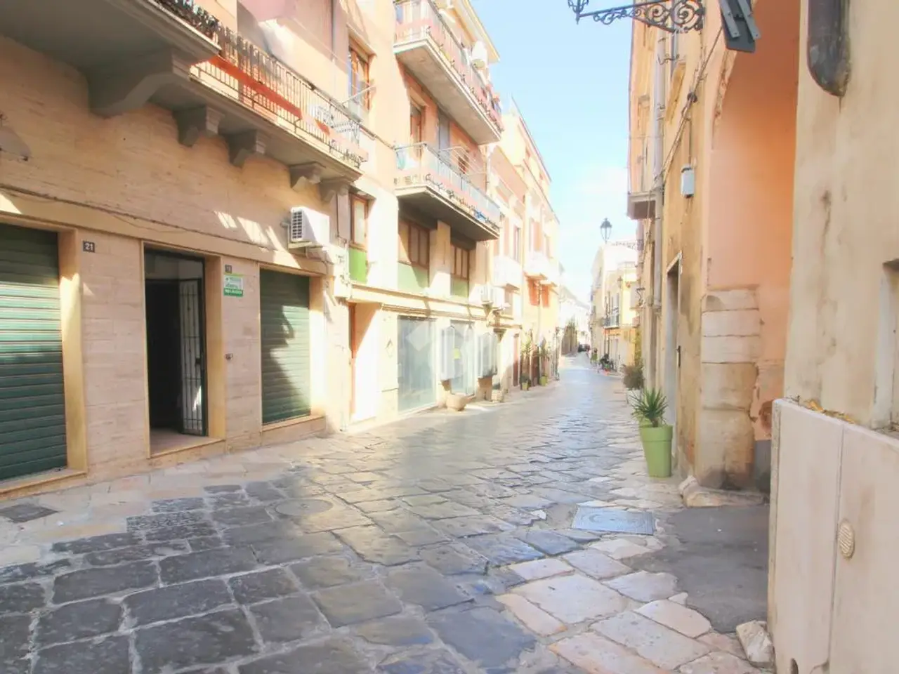 Negozio in Via IV  Novembre 17, Lucera, {3} - Foto 1