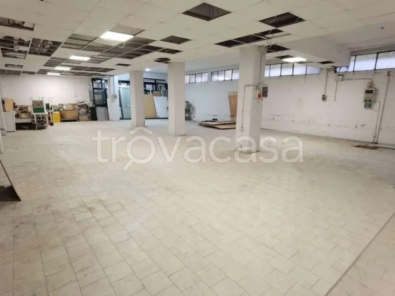 Magazzino in Via Emilia Ospizio 54., Reggio Emilia, {3} - Foto 1