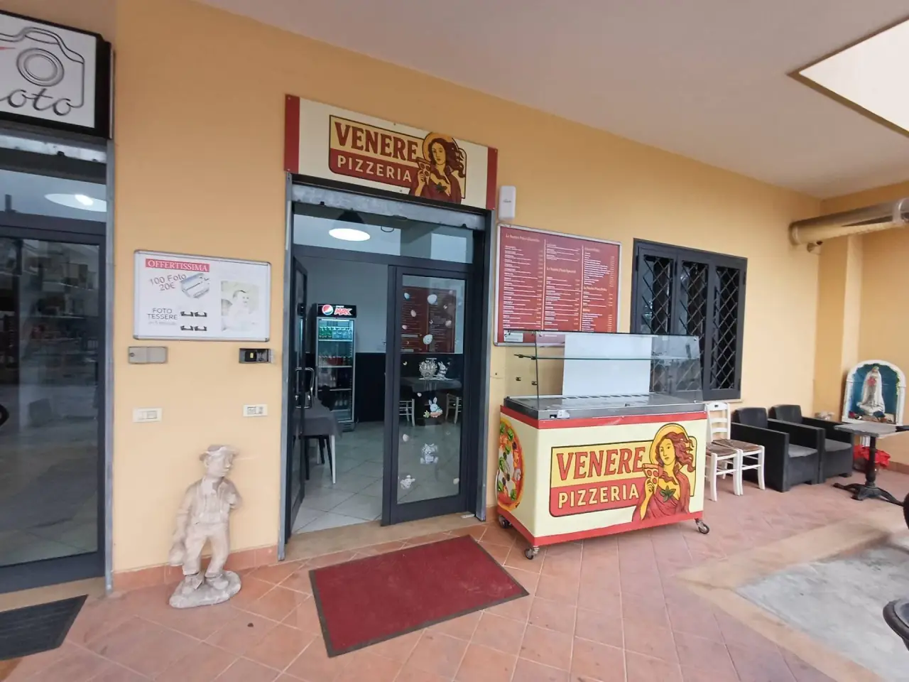 Esercizio commerciale in Viale della Liberta' 121, San Marco Evangelista, {3} - Foto 1