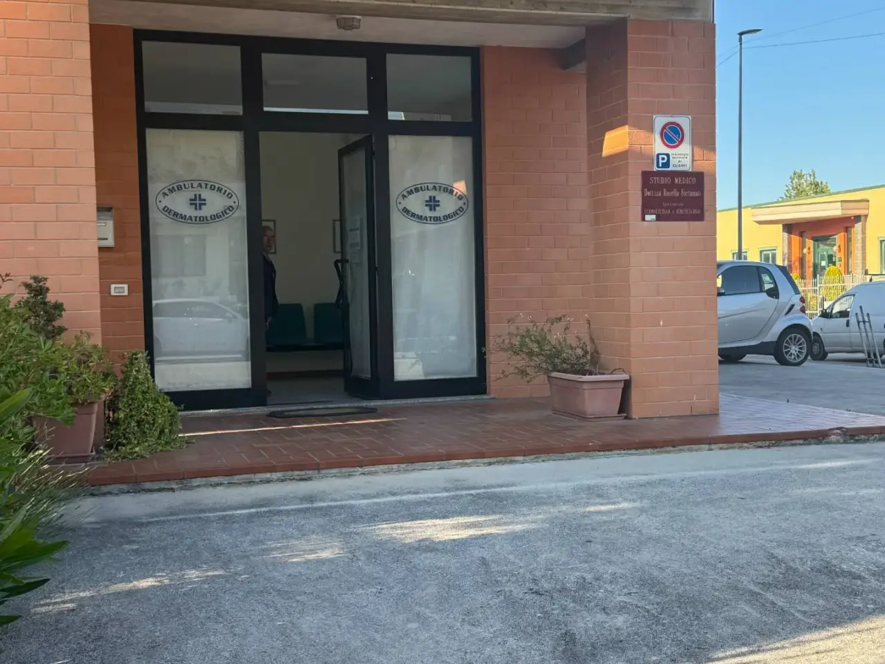 Negozio in Via Ugo La Malfa Snc, Grottazzolina, {3} - Foto 1
