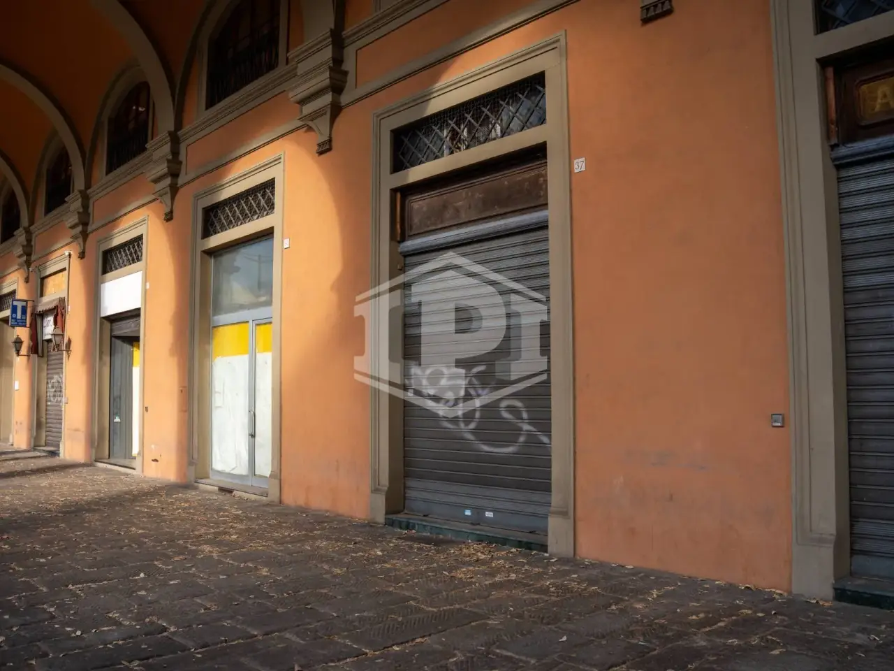 Negozio in Piazza della Liberta' 34r, Firenze, {3} - Foto 2