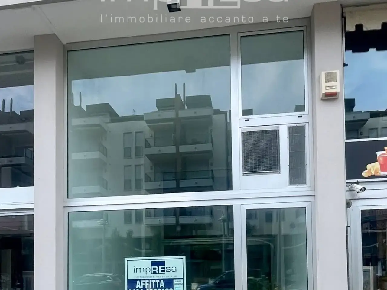 Negozio in Piazza Marconi, Jesolo, {3} - Foto 2