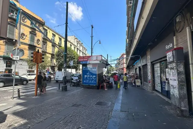 Warehouse in Via Duomo 8, Napoli - Photo 1