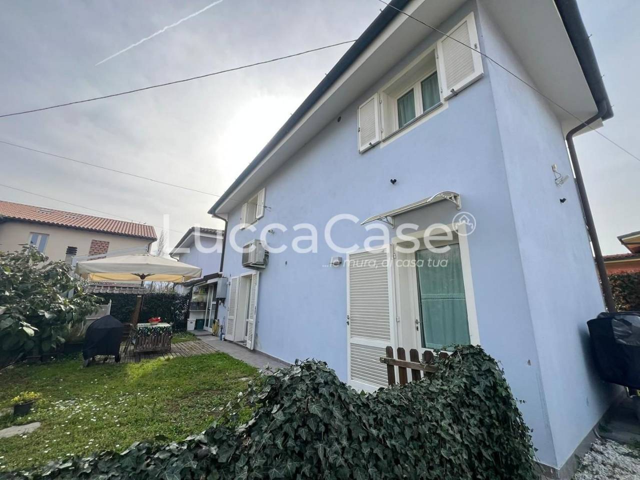 casa indipendente in vendita a Lucca in zona Zona San Concordio