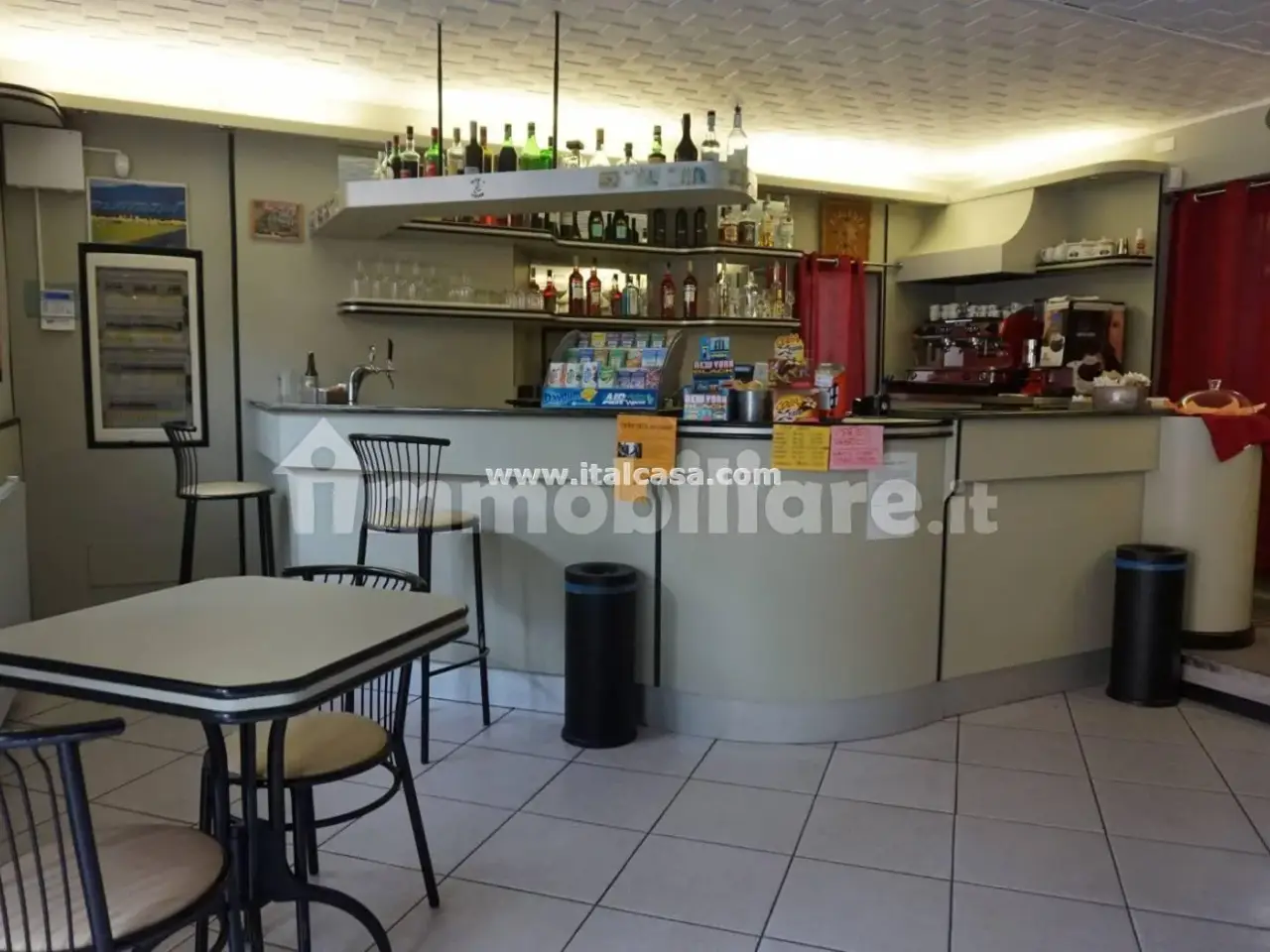 Immobile commerciale in Via Rinnovata, Villa Di Serio, {3} - Foto 1
