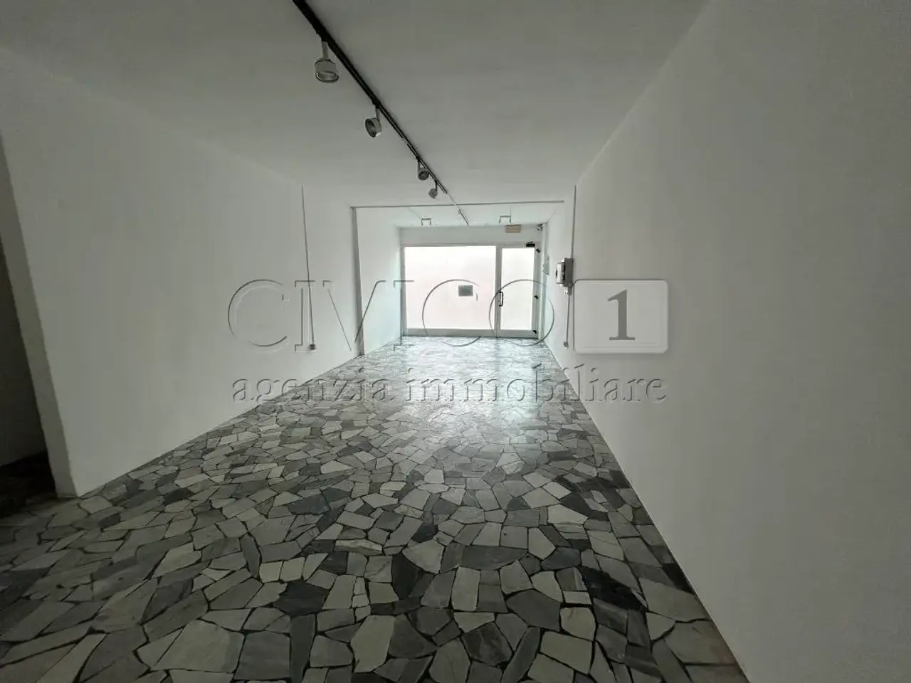 Palazzina commerciale in Via Riviera 63, Nanto, {3} - Foto 1