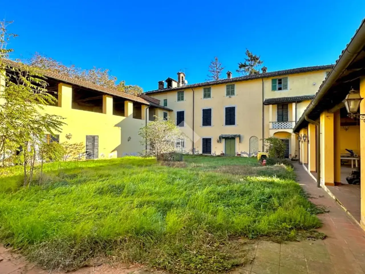 Palazzina commerciale in S.S. 94 Bis dei Giovi, Novi Ligure, {3} - Foto 1