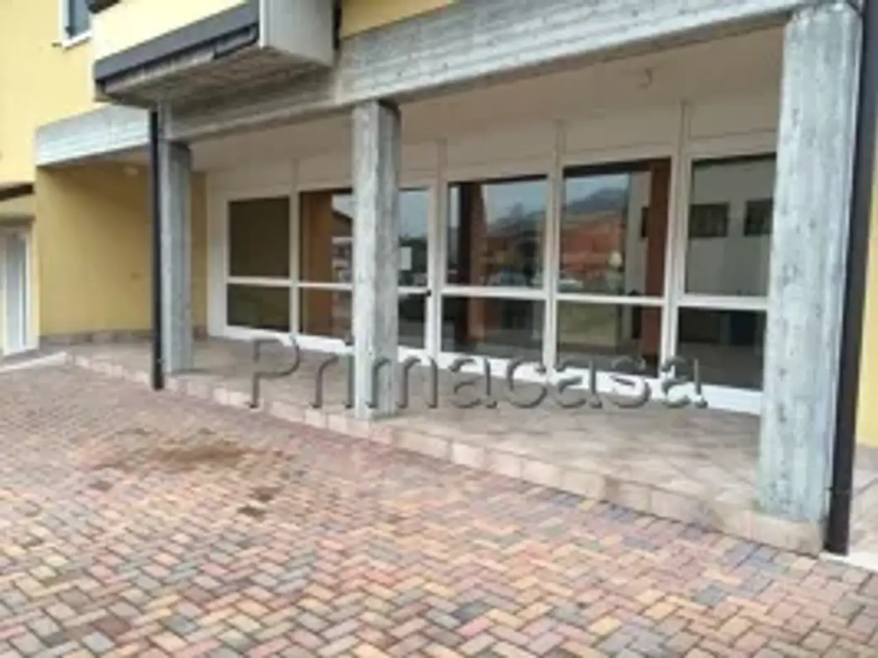 Negozio in Piazza Begalli, San Pietro In Cariano, {3} - Foto 1
