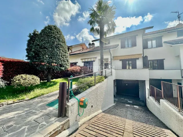 Villa a schiera in Via Silvio Monfrini 8, Usmate Velate - Foto 1