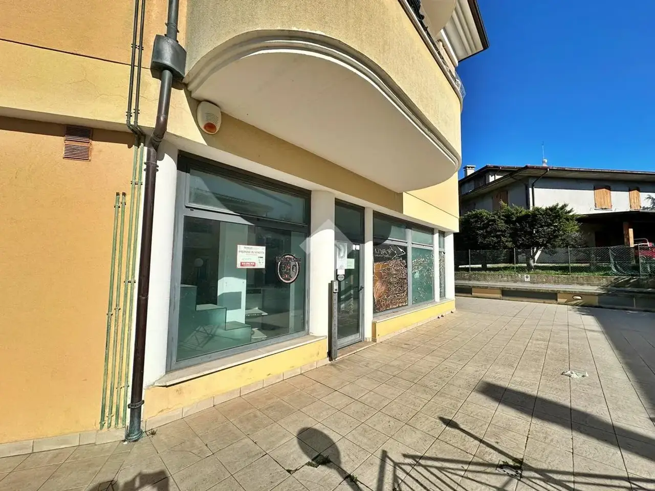Negozio in Via Donizetti, Tavullia, {3} - Foto 1